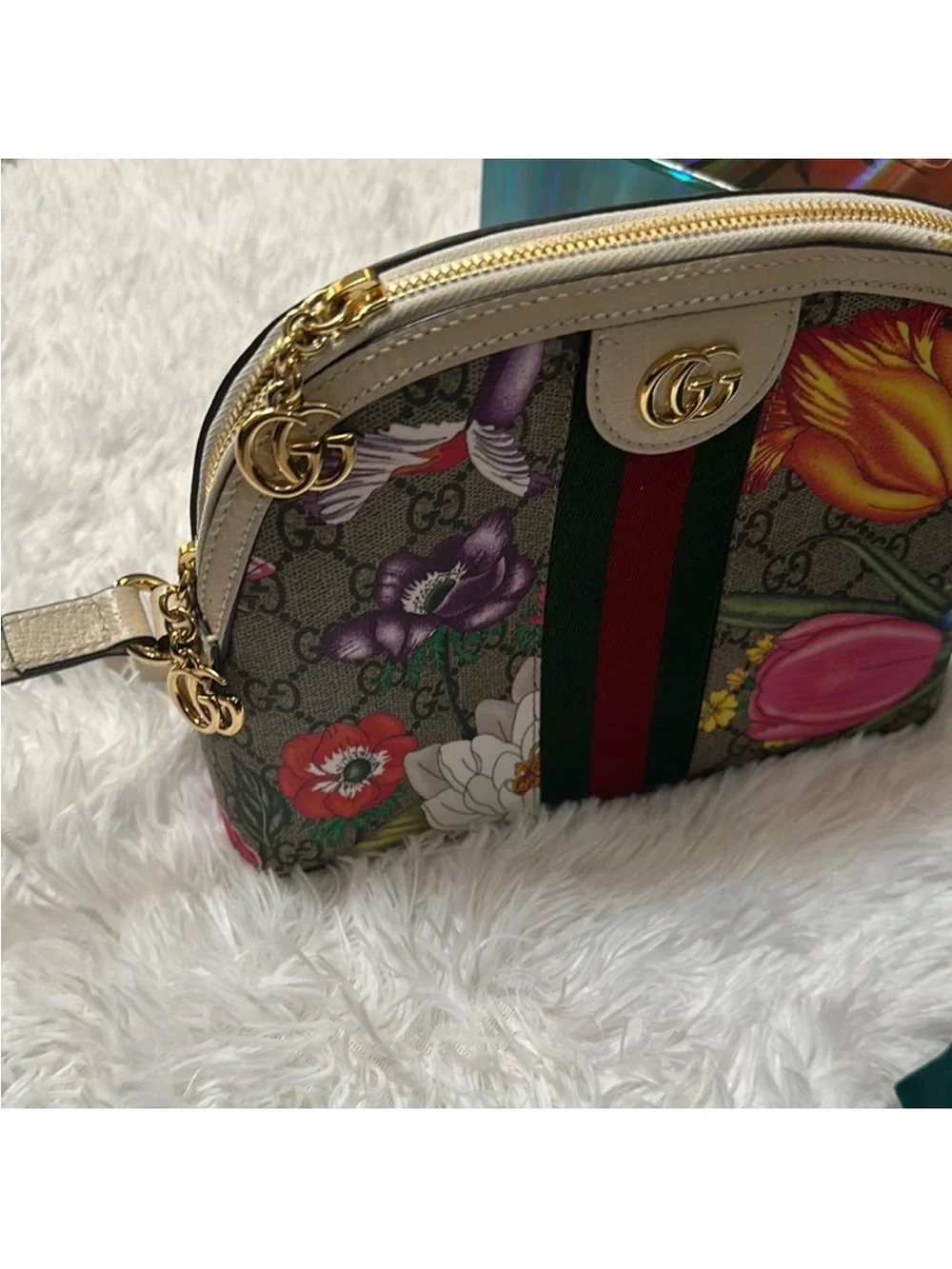 Gucci Floral GG Supreme Canvas Small Shoulder Bag — Multicolor - Picture 4 of 13